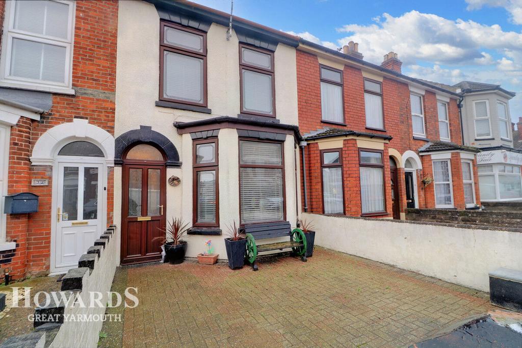 Salisbury Road, Great Yarmouth 3 bed terraced house for sale £200,000