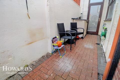 3 bedroom terraced house for sale, Salisbury Road, Great Yarmouth