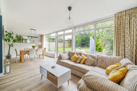 22 Barnet Drive, Bromley, BR2 8PQ