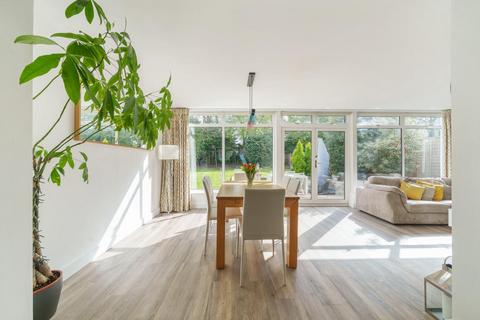 22 Barnet Drive, Bromley, BR2 8PQ