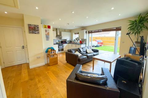 2a Pepys Close, Slough, SL3 8QD