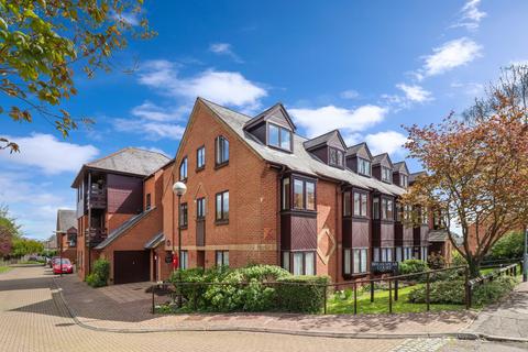1 bedroom flat for sale - Breakspear Court, The Crescent, Abbots Langley, Herts, WD5