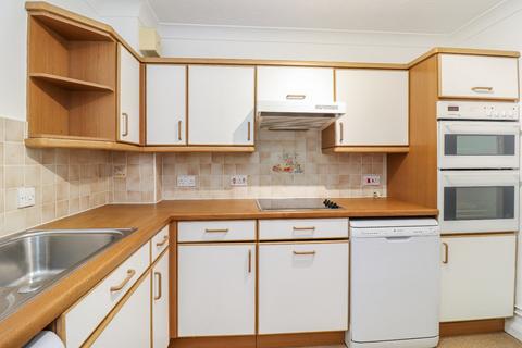 1 bedroom flat for sale - Breakspear Court, The Crescent, Abbots Langley, Herts, WD5