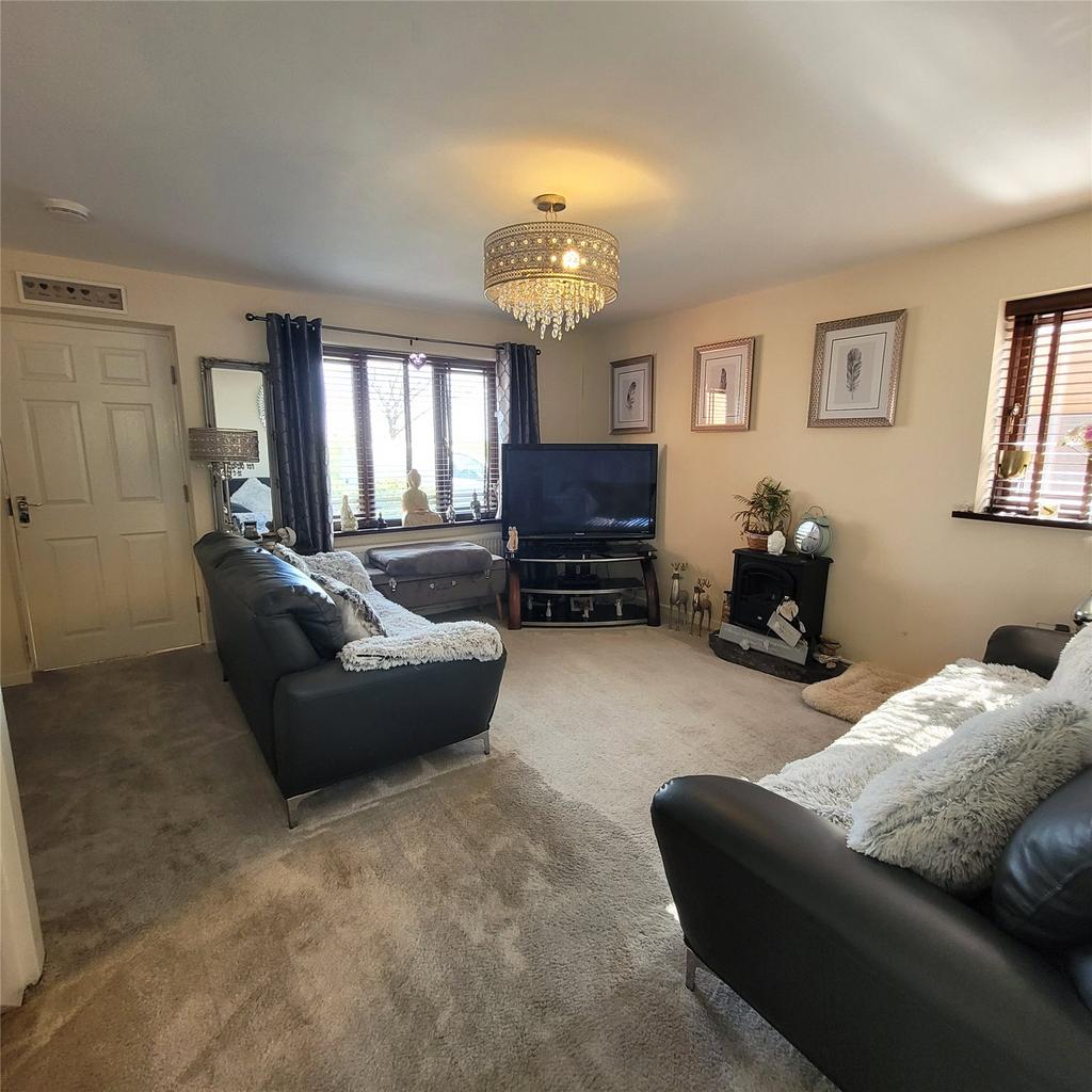 Station Road, Sandycroft, Deeside... 3 bed end of terrace house £155,000