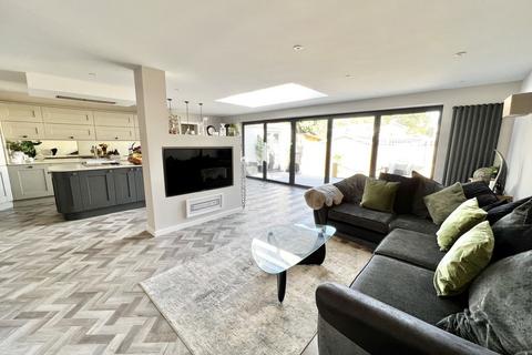 36 Cheam Road, Broadstone, BH18 9HE