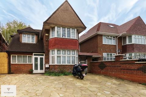 4 bedroom detached house for sale - Salmon Street, Wembley, NW9