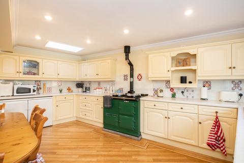 5 bedroom semi-detached house for sale, St Jacques, St Peter Port