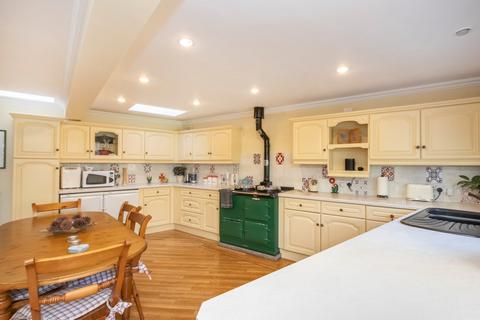 5 bedroom semi-detached house for sale, St Jacques, St Peter Port