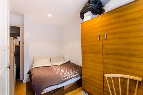 2 bedroom terraced house to rent - Hyde Farm Mews, Balham, London, SW12