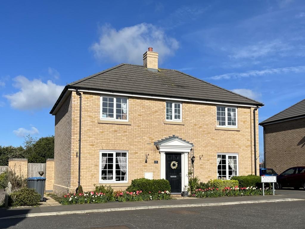 Goslings Way, Trimley St. Martin, IP11 0UF 4 bed detached house £435,000