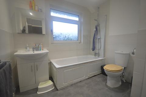 4 bedroom detached house to rent, The Avenue, Worcester Park