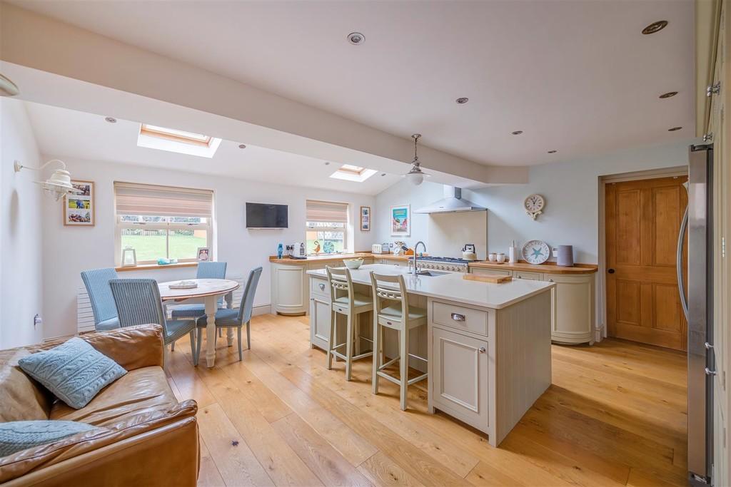Starkholmes Road, Matlock 4 bed detached house for sale £475,000