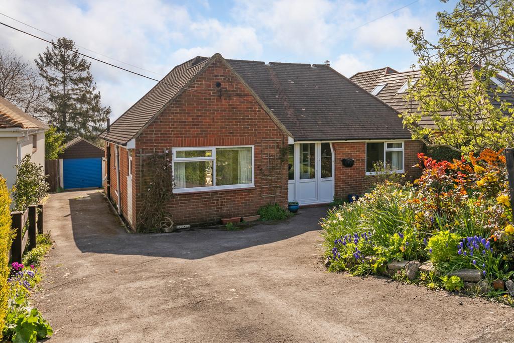 Compton Way, Winchester, SO22 4 bed detached bungalow for sale £650,000