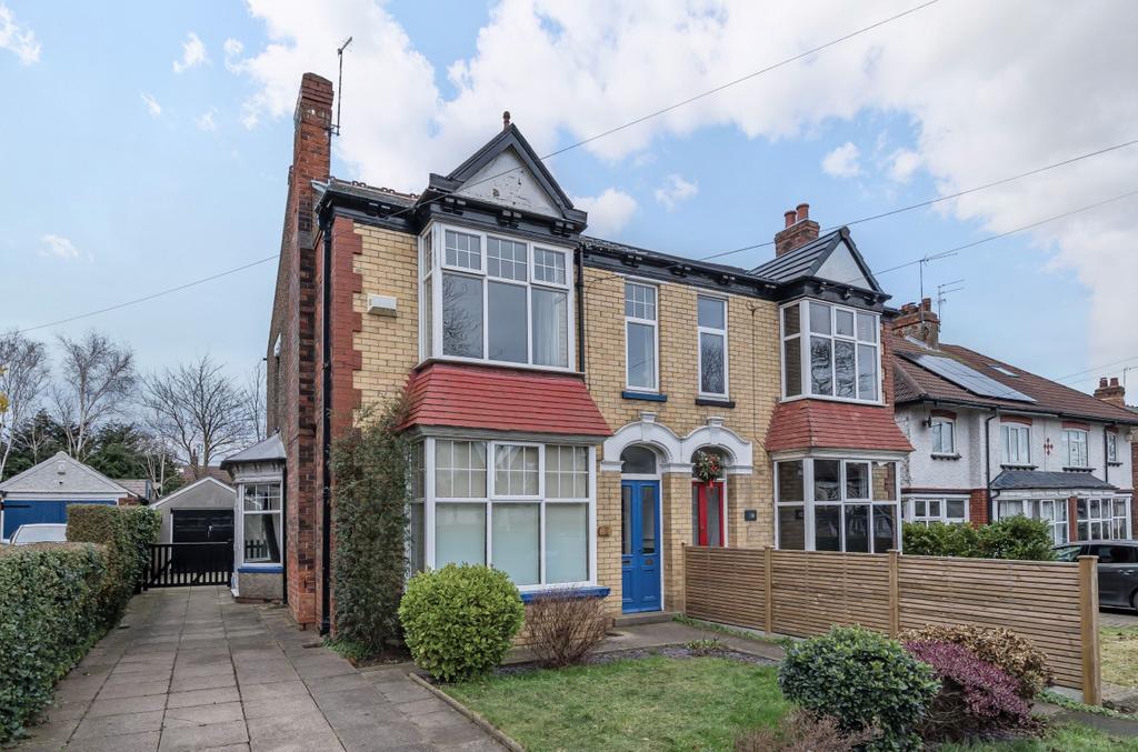 Marlborough Avenue, Hessle, HU13 4 bed semidetached house for sale £370,000