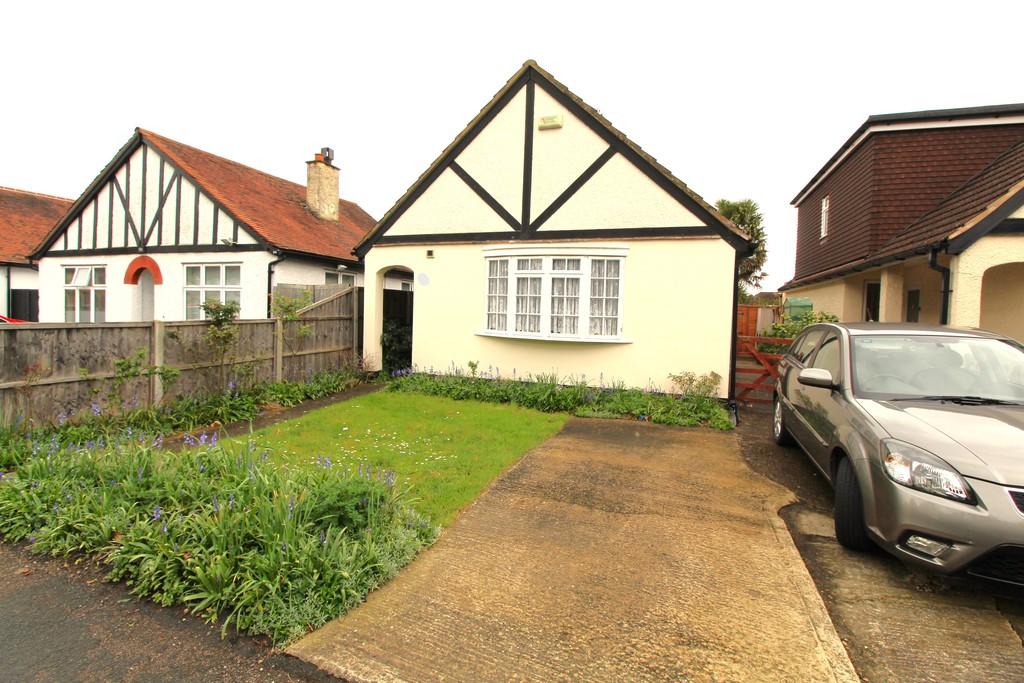 Chertsey Road, Byfleet 2 bed detached bungalow £525,000