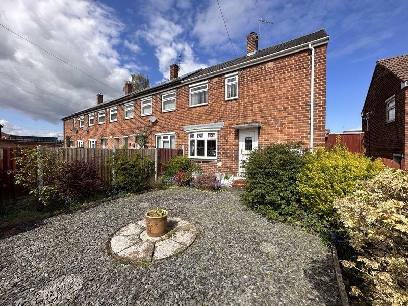 Maple Avenue, Little Sutton 3 bed end of terrace house for sale £150,000