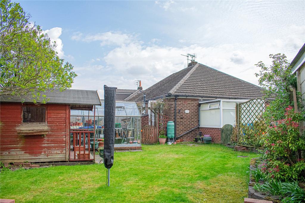 Teasdale Close, Chadderton, Oldham... 2 bed semidetached bungalow £