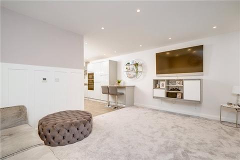 10 Brian Close Walk, Baildon, Shipley, BD17 7QF