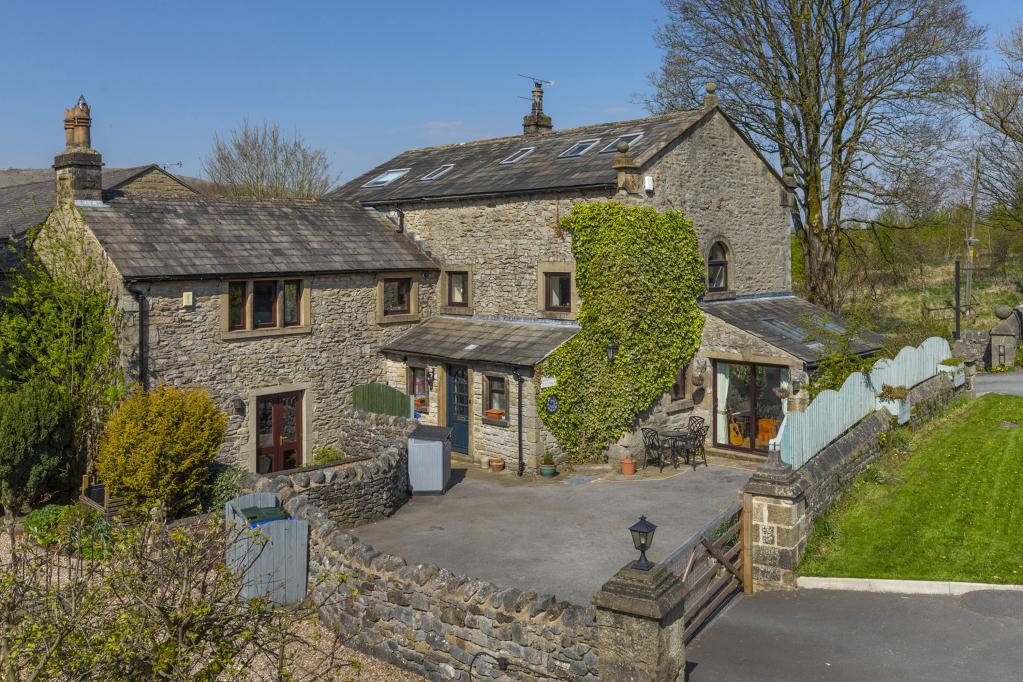 Langcliffe, Settle, North Yorkshire 3 bed semidetached house for sale