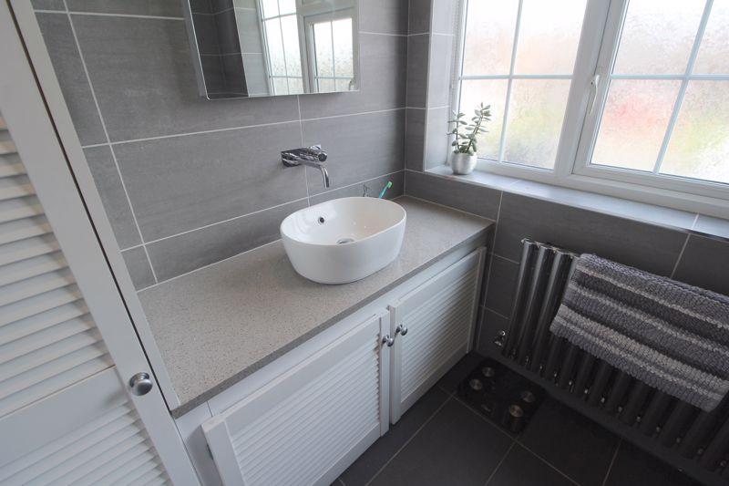 Ensuite Shower...