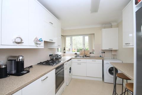 3 bedroom terraced house to rent, BEECHWOOD PARK, LEATHERHEAD KT22