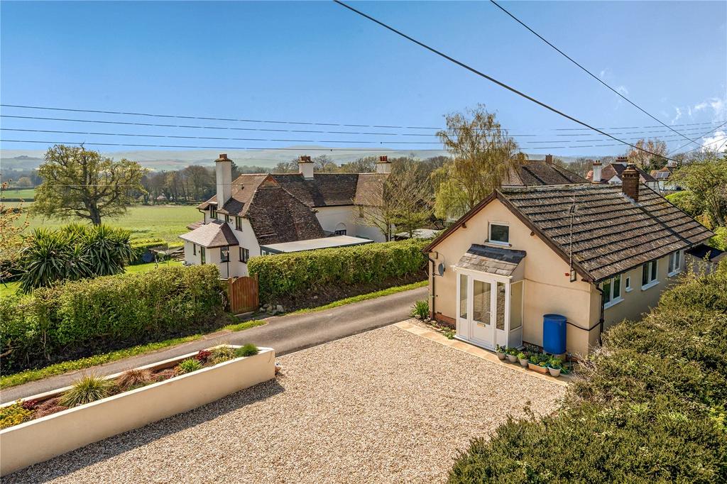 Chestnut Avenue, Chapel Cleeve, Minehead, Somerset, TA24 2 bed bungalow