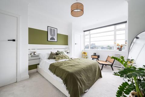 1 bedroom apartment for sale, Du Cane Court Balham High Road SW17 7JZ