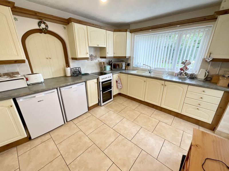 Caverswall Road, Blythe Bridge 4 bed detached house £525,000