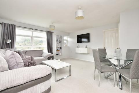 4 Edgeworth Close, Whyteleafe, CR3 0BW