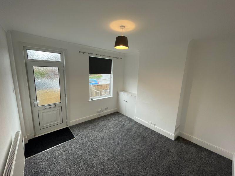 Ladybrook Lane, Mansfield, Notts, NG18 5JB 3 bed terraced house £725