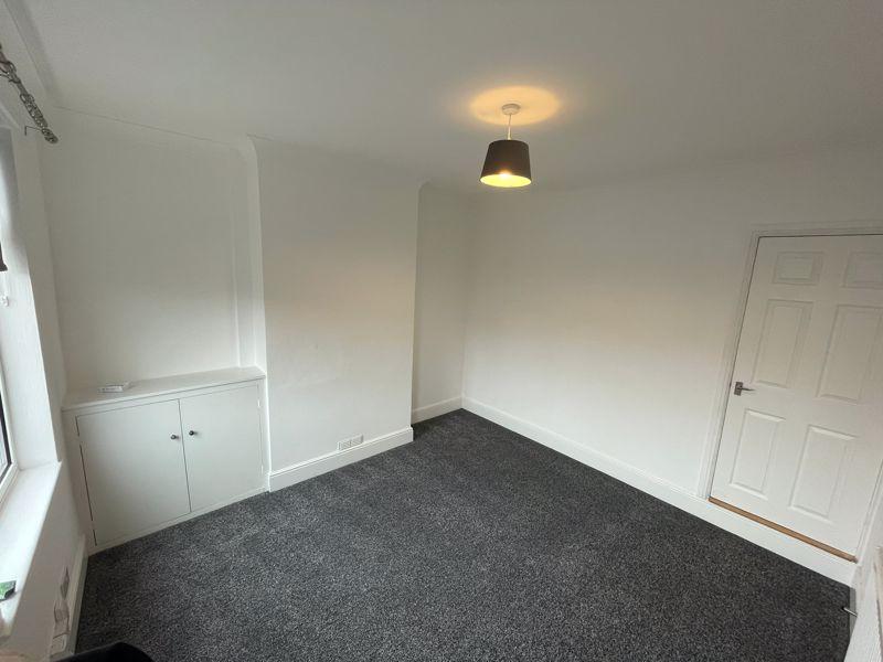 Ladybrook Lane, Mansfield, Notts, NG18 5JB 3 bed terraced house £725