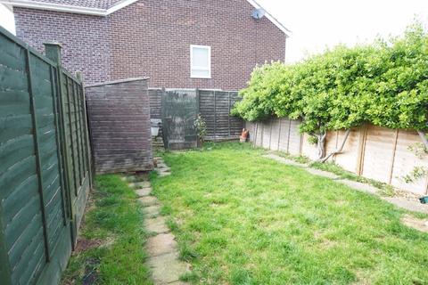 3 bedroom terraced house for sale, Dominie Walk, Lee-On-The-Solent, PO13