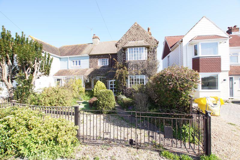 Portsmouth Road, Lee on the Solent, PO13 3 bed semidetached house £