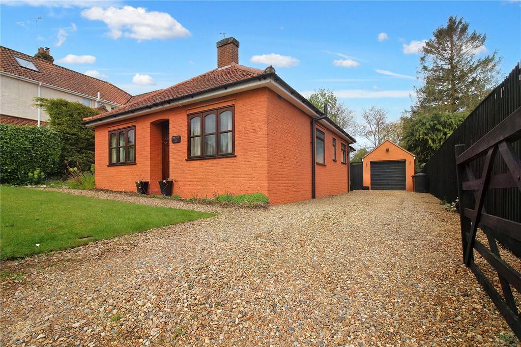 Gilbert Way, Cringleford, Norwich, Norfolk, NR4 4 bed detached house for sale £600,000