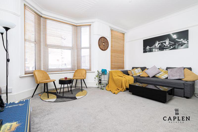 Windsor Road, Ilford 2 bed apartment for sale £350,000