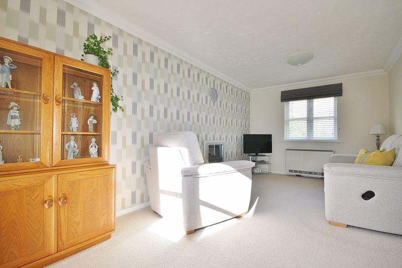 WAINE RUSH VIEW, Witney OX28 4WX 2 bed apartment for sale £210,000