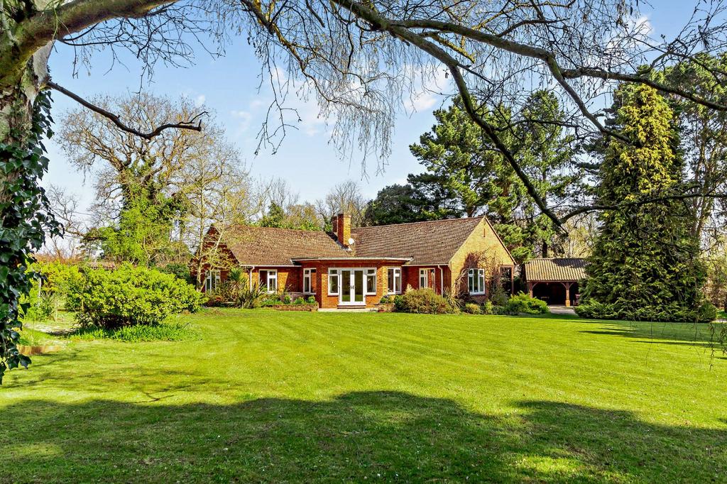Broomheath, Woodbridge, Suffolk 4 bed detached house £1,675,000