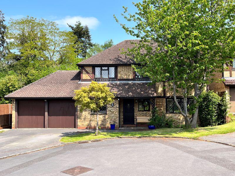 Dean Court Road, Oxford 5 bed detached house for sale £1,075,000
