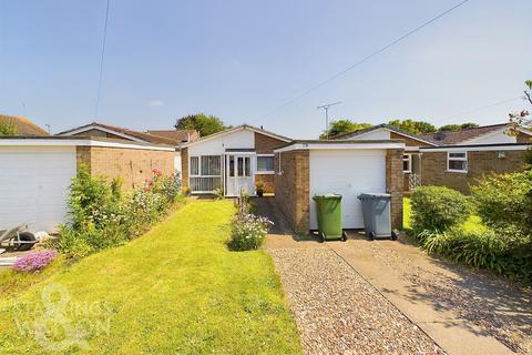 2 bedroom detached bungalow for sale, St. Laurence Avenue, Brundall, Norwich