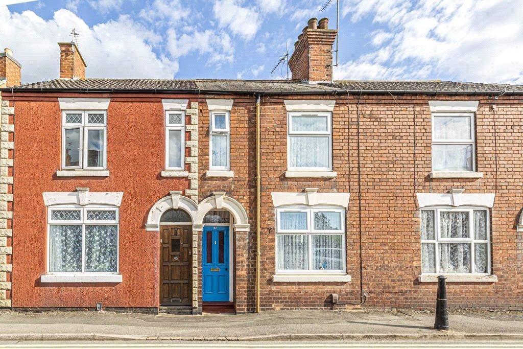 College Street, Irthlingborough, Wellingborough 3 bed terraced house to