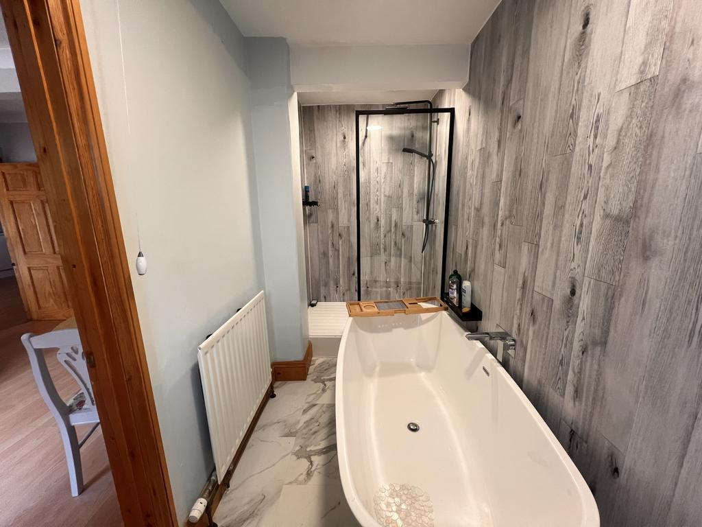 En Suite Bathroom