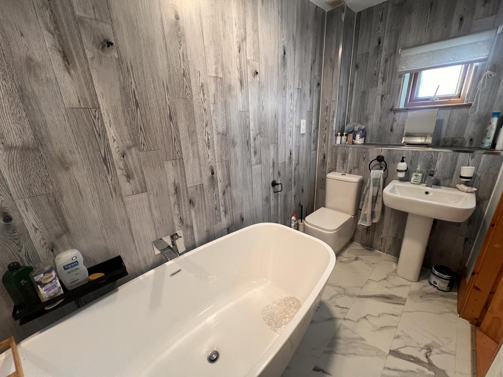 En Suite Bathroom