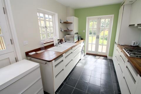 70 Edgell Road, Staines-upon-thames, TW18 2ES