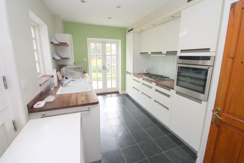 70 Edgell Road, Staines-upon-thames, TW18 2ES