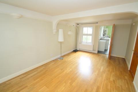 70 Edgell Road, Staines-upon-thames, TW18 2ES