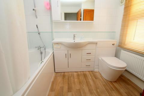 70 Edgell Road, Staines-upon-thames, TW18 2ES