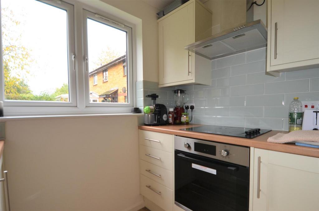 The Pastures, Aylesbury 1 bed house £950 pcm (£219 pw)