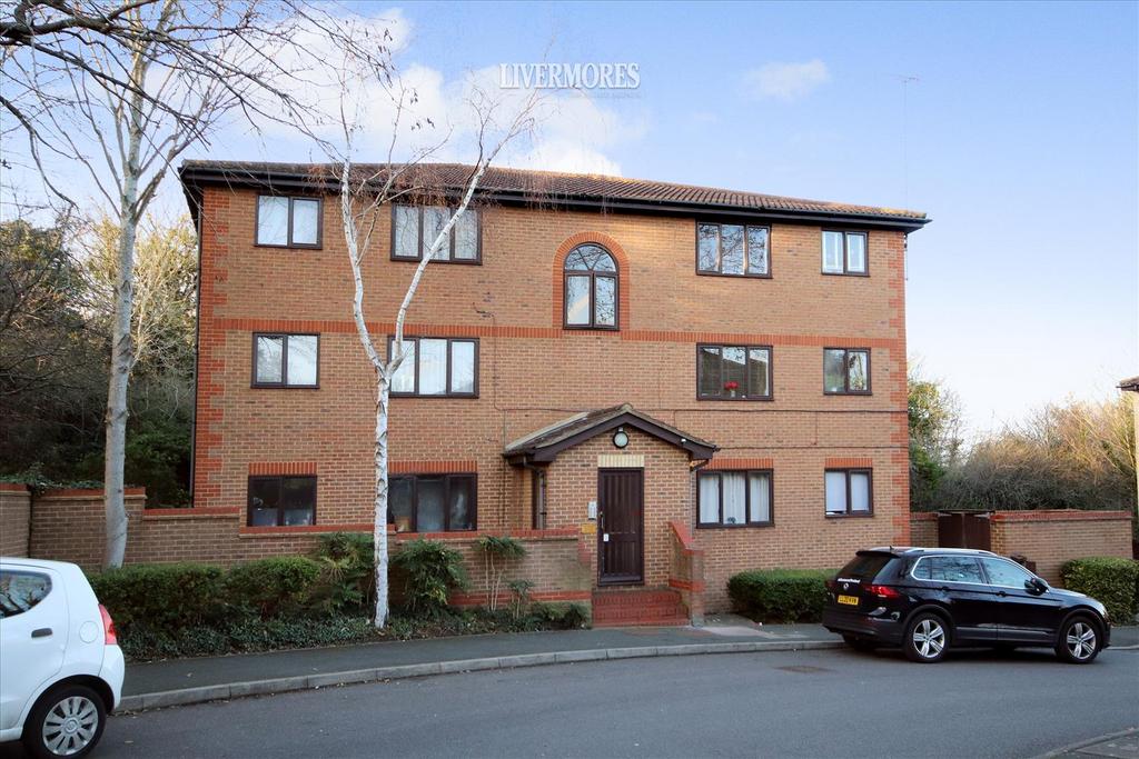Winston Close, Greenhithe 1 bed apartment £1,000 pcm (£231 pw)