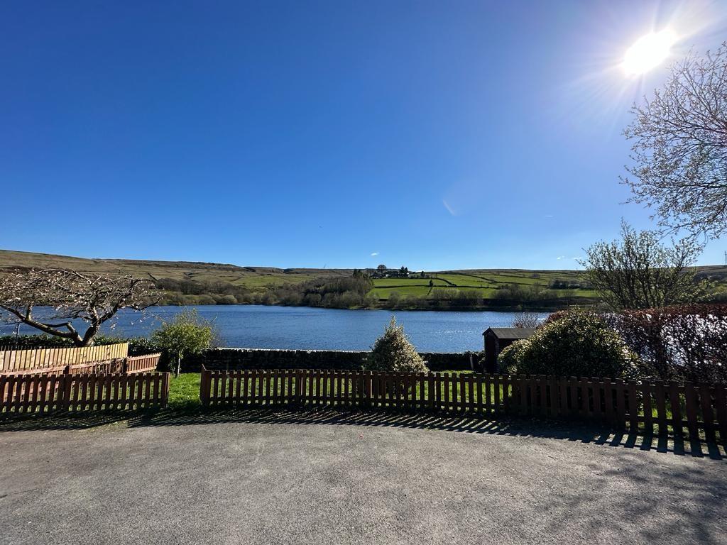 Denholme Road, Oxenhope 3 bed end of terrace house to rent £1,500 pcm (£346 pw)