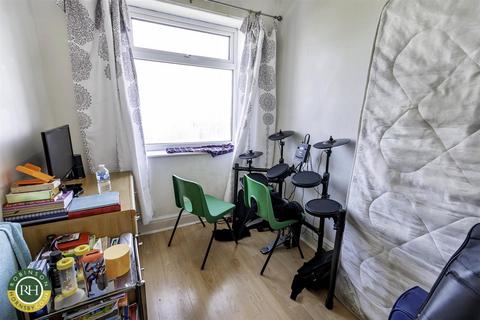 69 Harrowden Road, Wheatley, Doncaster, DN2 4EN